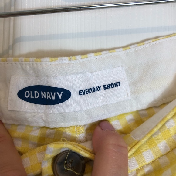 Old Navy Everyday Seersucker Gingham Midrise Shorts  Size 14 - Picture 5 of 9